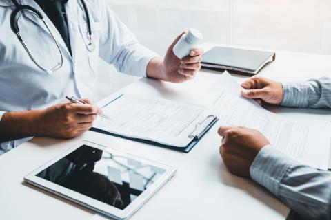 medico prescrive farmaco